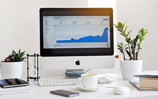 笑不活了！姆巴佩急了，皇马巨星现身马德里驾校，豪车积灰终要自己开？